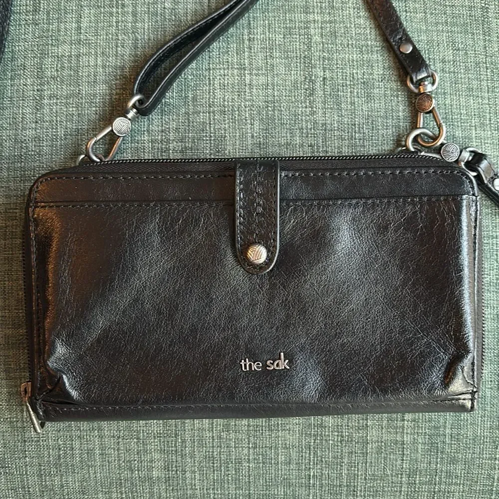 The Sak Women Iris Leather Convertible Crossbody Bag Black Leather Wristlet EUC